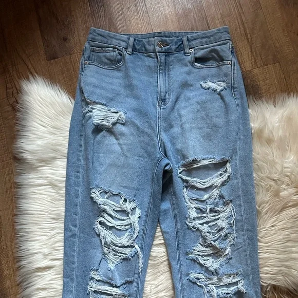 AMERICAN EAGLE Curvy Mom Jeans - Picture 3 of 6